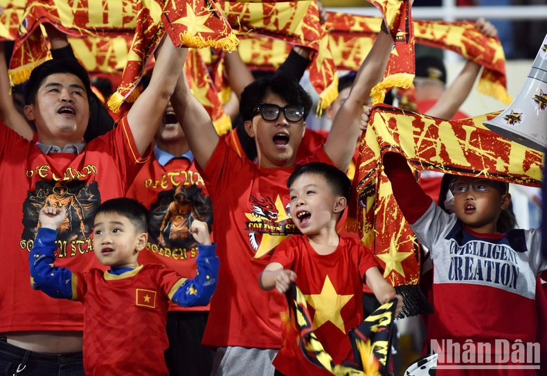 The victory pleases the fans. The victory pleases the fans.