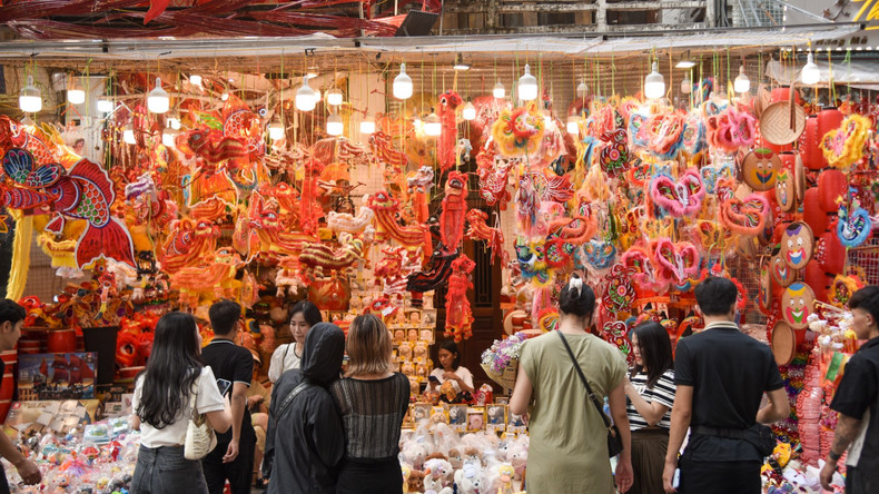 The bustle and brilliance of Hang Ma Street during the Mid-Autumn Festival is a familiar image for all people in the capital city of Hanoi.