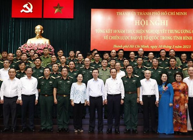 President Vo Van Thuong and officials of Ho Chi Minh City pose for a group photo at the meeting. (Photo: VNA) President Vo Van Thuong and officials of Ho Chi Minh City pose for a group photo at the meeting. (Photo: VNA)