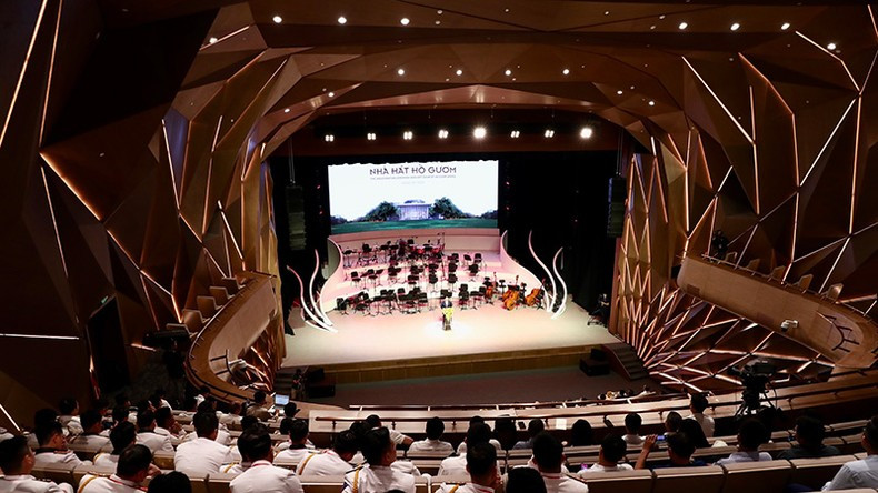 A performance at the inauguration ceremony of the Ho Guom Opera on July 9. (Photo: NDO)