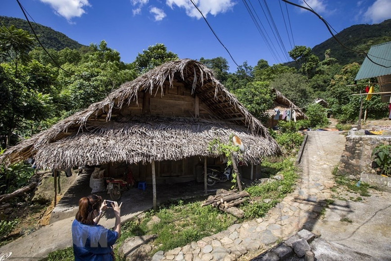 A ground floor house of the Dao Tien people in Sung Village. (Photo: Trong Dat/VNA) A ground floor house of the Dao Tien people in Sung Village. (Photo: Trong Dat/VNA)