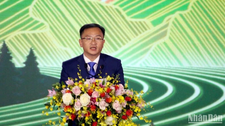 Chairman of the Da Lat City People’s Committee, Dang Quang Tu, speaks at the ceremony.