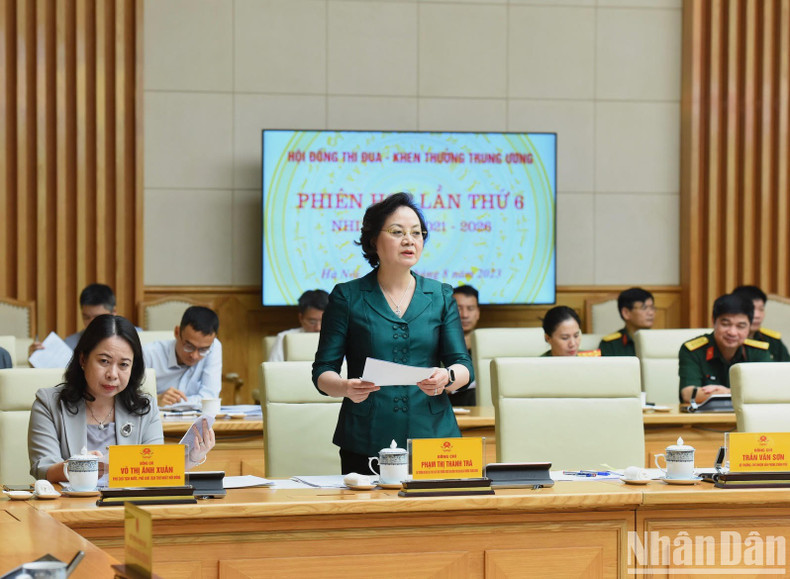 Minister of Home Affairs Pham Thi Thanh Tra speaks at the meeting.