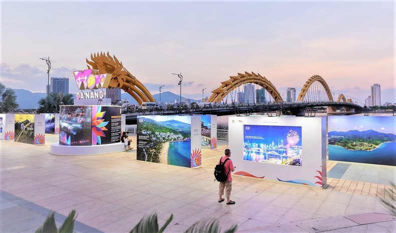 The inner space of the city has also been regularly supplemented with experiences. Photo: Sun Group