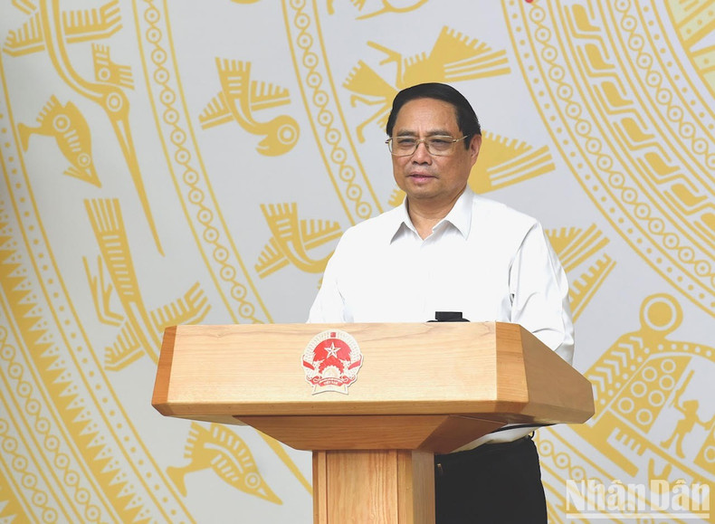 Prime Minister speaks at the council.