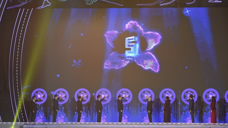 The delegates press the buttons to open the 2023 Bauhinia Flower Festival and Dien Bien Culture, Sports and Tourism Festival. (Photo: NDO) The delegates press the buttons to open the 2023 Bauhinia Flower Festival and Dien Bien Culture, Sports and Tourism Festival. (Photo: NDO)