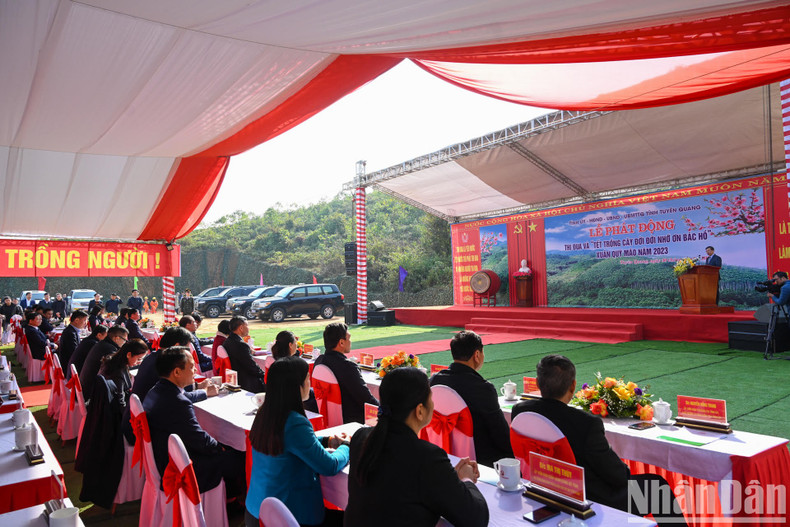 An overview of the launch ceremony of the Tet tree planting festival in Chan Son Commune, Yen Son District