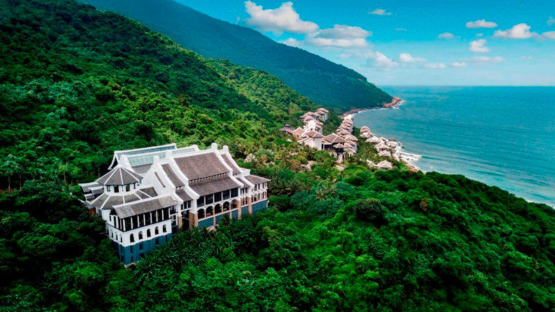 Intercontinental Danang Sun Peninsula Resort has received a series of prestigious international awards. Intercontinental Danang Sun Peninsula Resort has received a series of prestigious international awards.