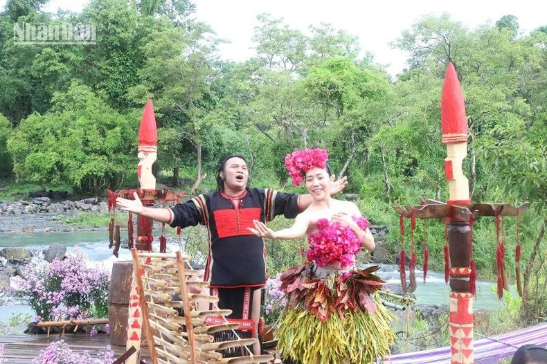 The programme shows the patriotism, the love and the rising aspiration of the ethnic minorities in Dak Lak Province.