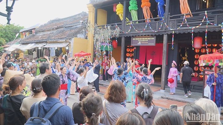 The 19th Hoi An - Japanese Cultural Exchange Programme attracts a large number of visitors.