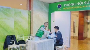 Medical staff have maintained a high level of focus on providing health care for delegates attending the 14th National Party Congress.