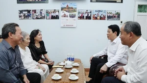 President Luong Cuong meets with relatives of President of the State Council Vo Chi Cong (Photo: VNA)