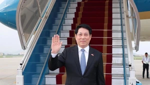 Vietnamese State President Luong Cuong arrives in Beijing for attendance at the anniversary. (Photo: VNA)