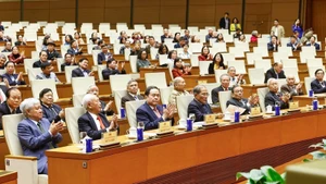 NA Chairman Tran Thanh Man at the meeting with former NA leaders, former NA Standing Committee members, former full-time deputies at the central level, and retired officials and civil servants of NA agencies in northern provinces on January 28. (Source: NDO)