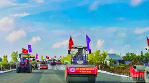 With a series of new regulations on shortening processing times, digitising dossiers and decentralising authority, procedures in construction, vehicle inspection and aviation are being simplified, reducing costs and time for enterprises.