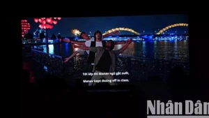 Image of Da Nang’s Dragon Bridge in the film “Love in Vietnam”. (Photo: ANH DAO)