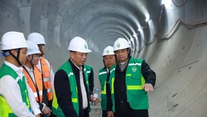 PM Pham Minh Chinh inspects the underground section at the S11 Van Mieu station of the Nhon – Hanoi Station railway line on February 22. (Photo: hanoimoi.vn)