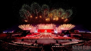 Under the glorious flag of the Party, the entire Vietnamese nation unites and works together to successfully implement the Resolution of the 14th National Party Congress. (Photo: THANH DAT)