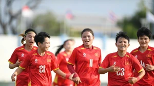 Viet Nam women’s football team defeat Indonesia 5–0 in the semi-final at SEA Games 33. (Photo: VNA)