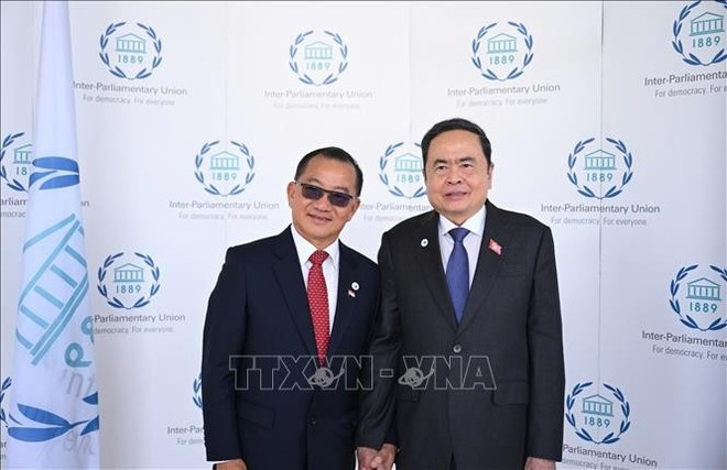 NA Chairman Tran Thanh Man (R) and Speaker of the Parliament of Singapore Seah Kian Peng. (Photo: VNA) NA Chairman Tran Thanh Man (R) and Speaker of the Parliament of Singapore Seah Kian Peng. (Photo: VNA)