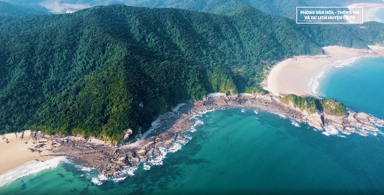 An aerial view of Thanh Lan Island (Photo: Co To District's Office of Culture, Information and Tourism) co-to-6.jpg