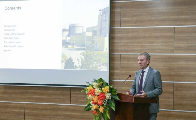 Eric Mathet, Head of the INIR Mission, speaks at the event. (Photo: VNA)