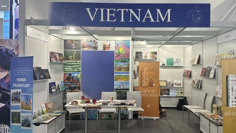 A corner of Viet Nam’s exhibition space at Frankfurt Book Fair 2025 frankfurt-2.jpg