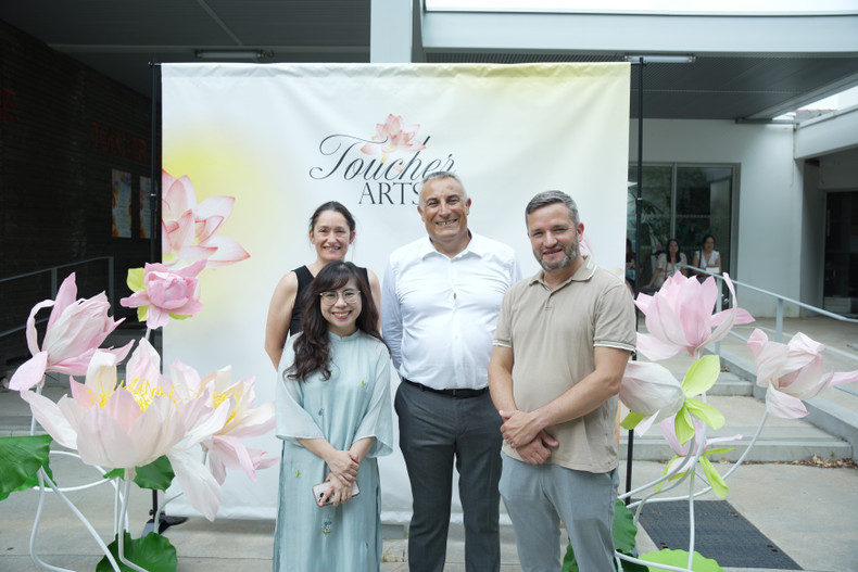Saint-Herblain Mayor Bertrand Affilé (second from right) and delegates at the event 25.jpg