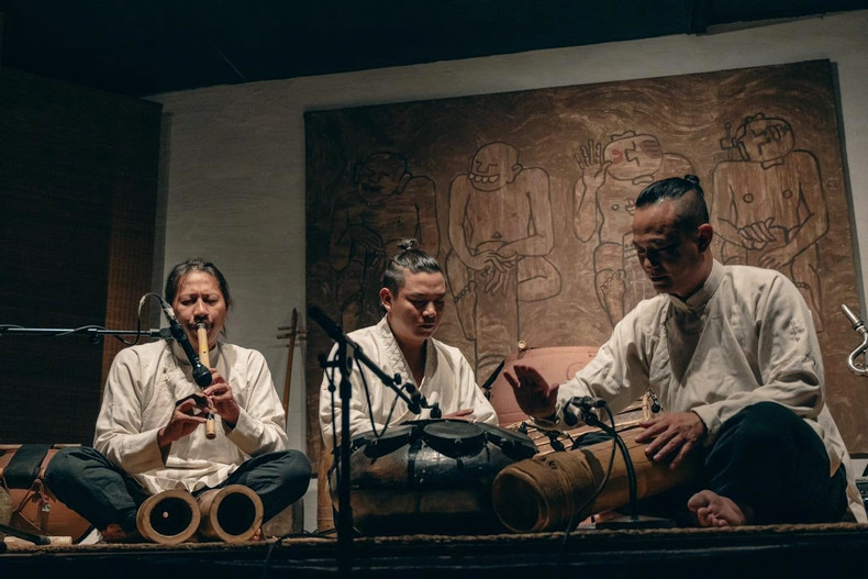 A performance by members of Dan Do Lab (Photo: Dan Do Lab) anhbaitren.jpg