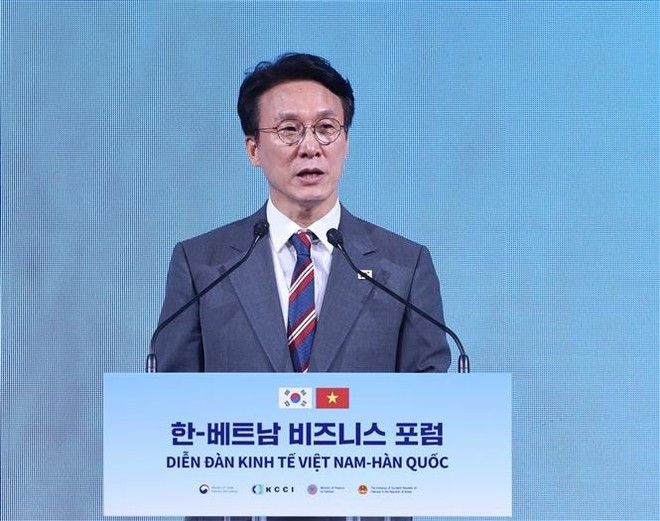Prime Minister of the Republic of Korea (RoK) Kim Min-seok speaks at the forum. (Photo: VNA)
