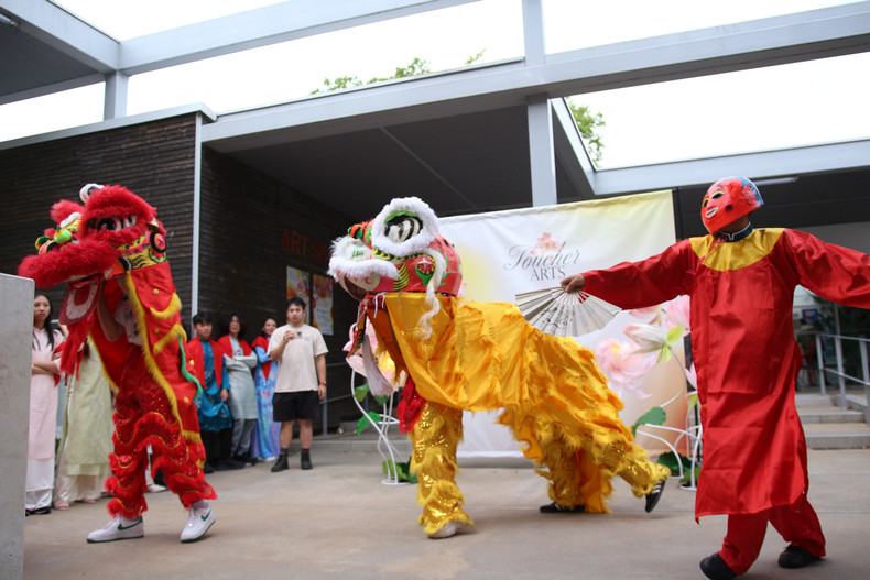 A lion dance at the event 3.jpg