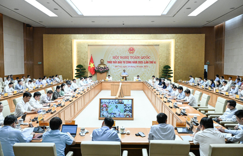 An overview of the event at the Government's Headquarters An overview of the event at the Government's Headquarters