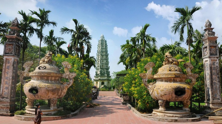 Co Le Pagoda, also known as Than Quang Temple, is located in Co Le Commune, Ninh Binh Province. image-co-le.jpg