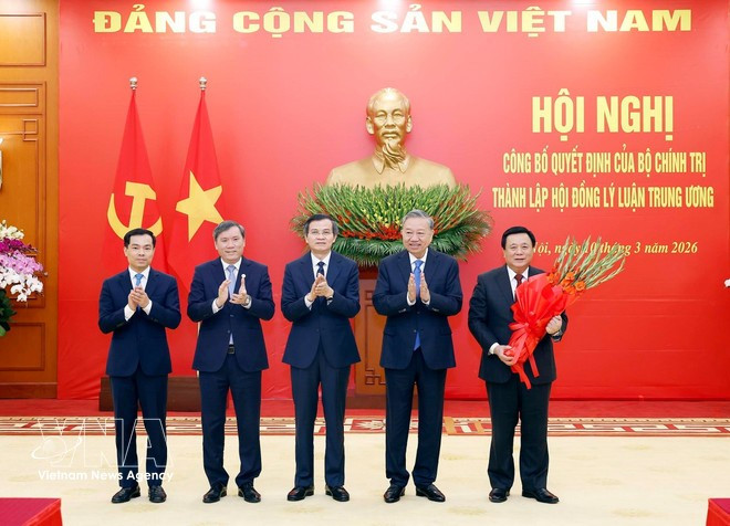Party General Secretary To Lam congratulates the Central Theoretical Council for the 2026–2031 tenure. (Photo: VNA)