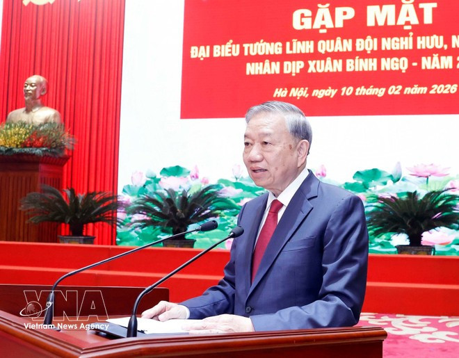 Party General Secretary To Lam speaks at the meeting with retired military generals on the threshold of the Lunar New Year (Tet) Festival 2026. (Photo: VNA)