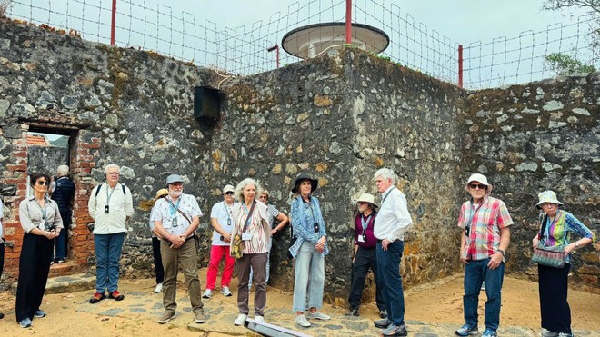 Tourists visit the Con Dao Prison historical site. (Photo: VNA)