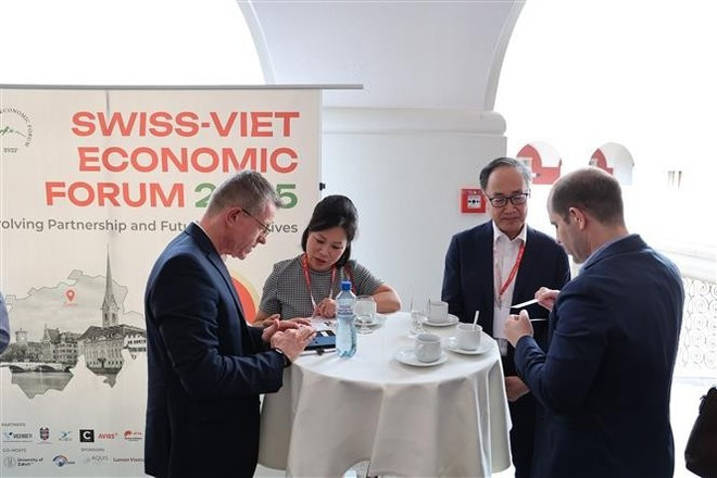 Representatives from businesses at the Viet Nam Day 2025 in Switzerland. (Photo: VNA) Representatives from businesses at the Viet Nam Day 2025 in Switzerland. (Photo: VNA)