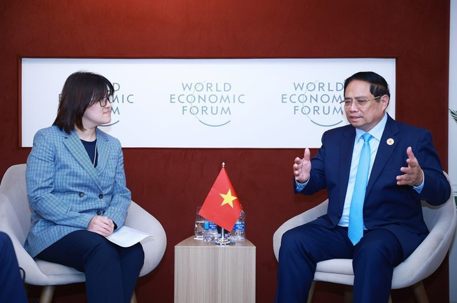 PM Pham Minh Chinh (R) meets with Anne Tse, CEO Asia Pacific at Pepsico, on June 25. (Photo: VNA) PM Pham Minh Chinh (R) meets with Anne Tse, CEO Asia Pacific at Pepsico, on June 25. (Photo: VNA)