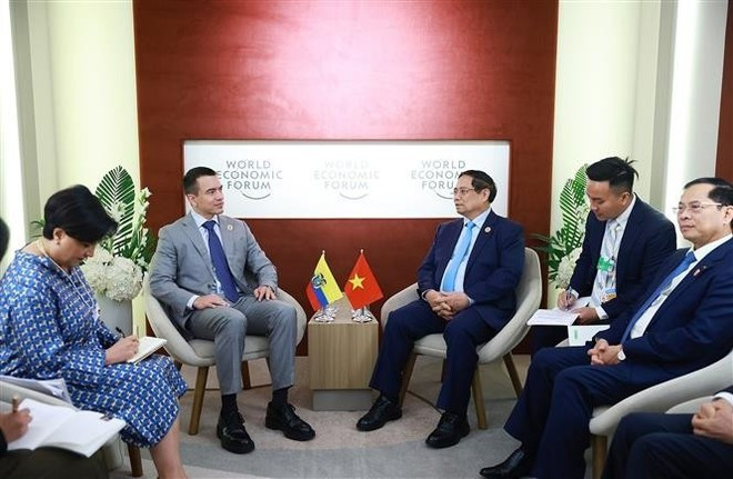 Prime Minister Pham Minh Chinh meets with Ecuadorian President Daniel Noboa on the sidelines of the 16th Annual Meeting of the New Champions of the World Economic Forum (WEF) in Tianjin city, China, June 25, 2025. (Photo: VNA) Prime Minister Pham Minh Chinh meets with Ecuadorian President Daniel Noboa on the sidelines of the 16th Annual Meeting of the New Champions of the World Economic Forum (WEF) in Tianjin city, China, June 25, 2025. (Photo: VNA)
