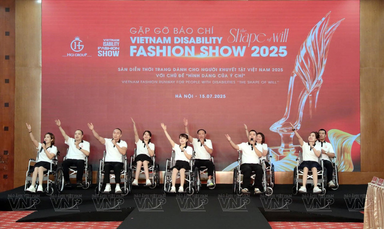 At the press conference of the Viet Nam Disability Fashion Show 2025 (Photo: Viet Nam Pictorial) 2-2-17-14-36-45.jpg