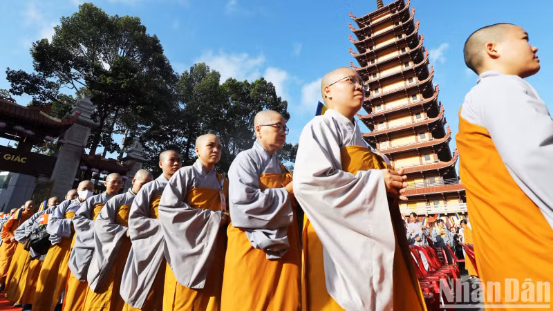 The Buddha's Birthday celebration at Vietnamese National Buddhist Temple was the main ceremony, gathering monks, nuns, and Buddhists representing the Buddhist community throughout Ho Chi Minh City to attend.