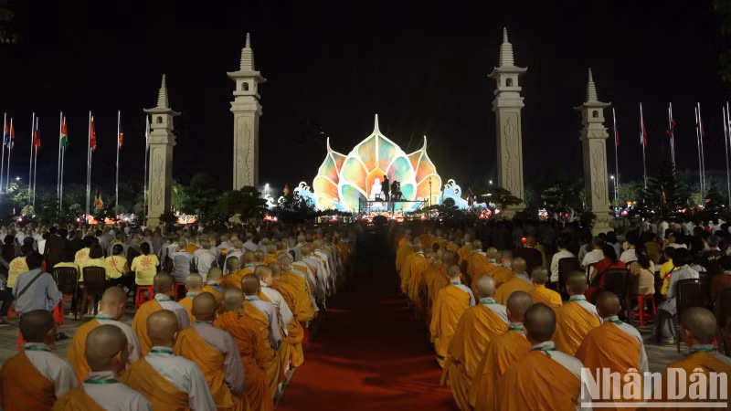 The event drew around 12,000 participants, with 35,000 lit lanterns, creating a shimmering, mystical atmosphere.