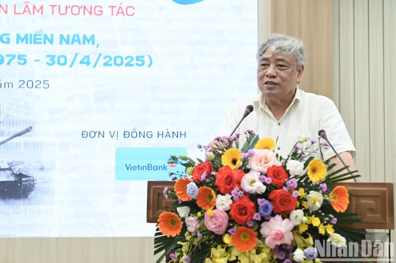 Journalist Tran Mai Huong, former General Director of the Vietnam News Agency, speaks about his reporting experiences.