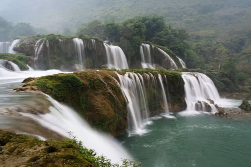 Ban Gioc waterfall – a landmark at the national frontier ảnh 2