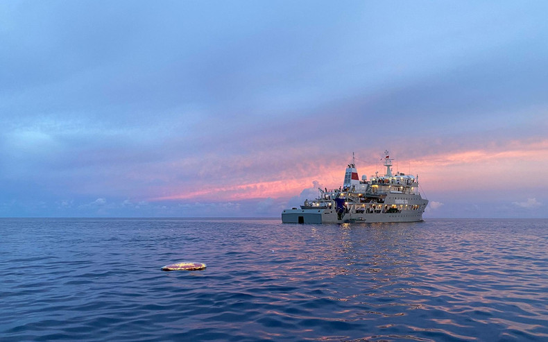 Service held to commemorate heroes who died to protect sea and island sovereignty ảnh 13 Service held to commemorate heroes who died to protect sea and island sovereignty ảnh 13