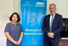 Ambassador Pham Thi Thu Huong and Deputy Minister Stavros Kalafatis. (Photo: Embassy of Viet Nam in Greece)