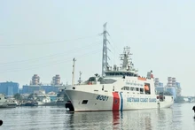 Viet Nam Coast Guard ship CBS 8001 docks at Tanjung Priok Port, Indonesia. (Photo: VNA)