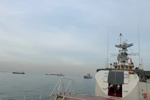 Ship 09 of Brigade 171 of the Viet Nam People’s Navy operates in Indonesian waters alongside naval vessels from participating countries during the AUMX-2 exercise. (Photo: VNA)