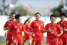 Viet Nam women’s football team defeat Indonesia 5–0 in the semi-final at SEA Games 33. (Photo: VNA)