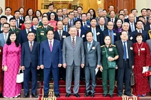 General Secretary To Lam, Prime Minister Pham Minh Chinh and other Party and State leaders with intellectuals, scientists, and artists.
